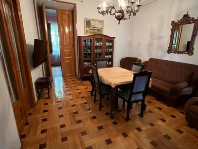 3 room Private House For Rent. Ortachala