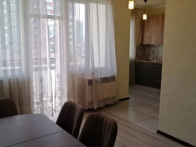 3-комнатная квартира с 2 спальнями у Grand Mall, $500