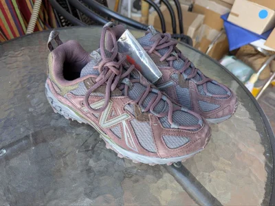 Женские кроссовки New Balance 610