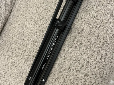 штатив Flashpoint FPLS5N абсолютно новый не использовался, компактный конструкция reverse leg