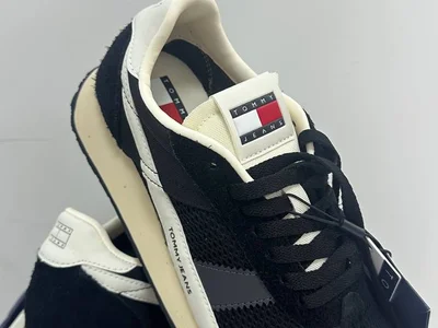 тся оригинальные кроссовки Tommy Hilfiger, размер 38. Совершенно новые, в коробке. Цена