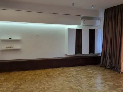 4-комнатная квартира в Тбилиси