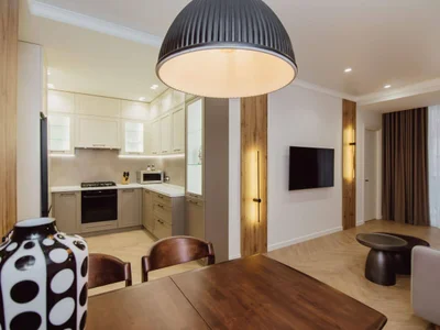2-комн. квартира, 65 м², 3 этаж, $1200