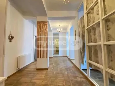 5-комнатная квартира в Тбилиси