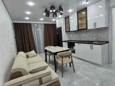 Долгосрочная аренда 3-комнатной квартиры в Khimshiashvili District