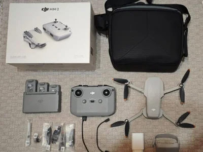 Квадрокоптер DJI Mini 2 Fly More Combo