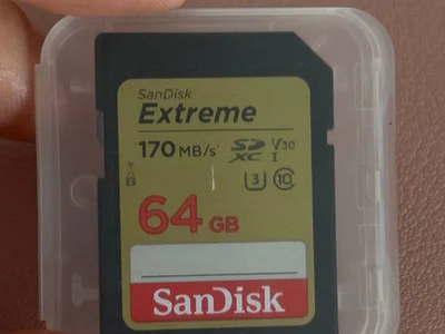 Карта памяти SanDisk Extreme 64 GB