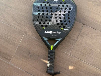 Падел-ракетки Bullpadel XPLO (Martin Di Nenno)