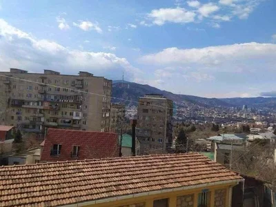 Участок 314 кв.м с домом на Элиа, $115,000