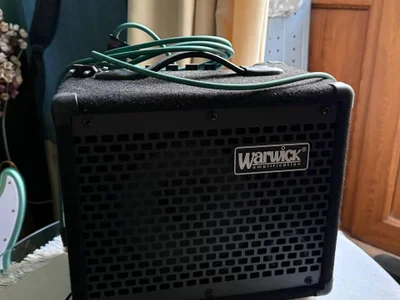 Басовый комбик Warwick BC10
