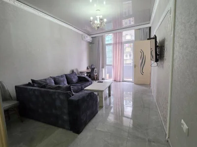 3-комнатная квартира с 2 спальнями, ул. Кобаладзе 15, $600