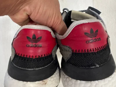 Кроссовки Adidas