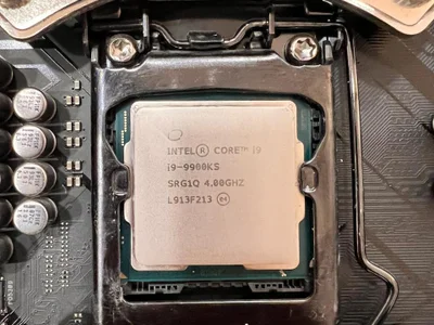 Процессор Intel Core i9-9900KS и материнская плата Asus ROG Maximus XI Extreme