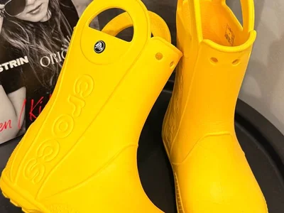 Crocs J2