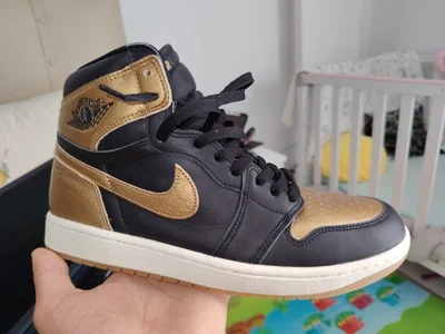 Кроссовки Jordan 1