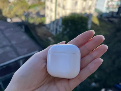 AirPods 4 с шумоподавлением