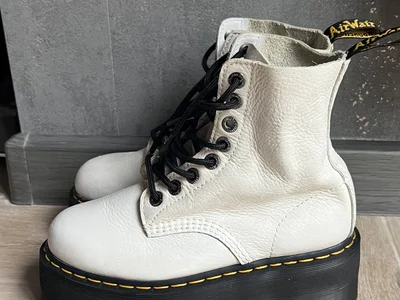 **Ботинки Dr. Martens Jadon**