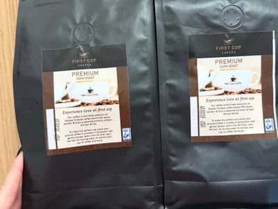 2 упаковки кофейных зерен First Cup Premium