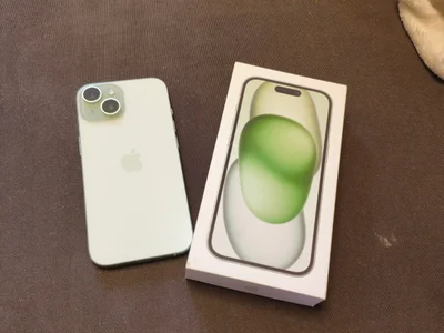 iPhone 15 128GB