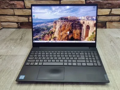 Ноутбук Lenovo IdeaPad Ryzen 5 / 8GB / 512GB