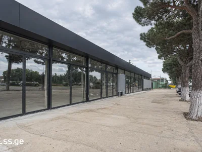 Commercial space For Rent. Lilo
