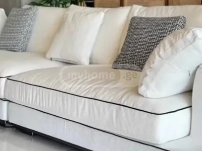 2-комнатная квартира, 90 м², $1100