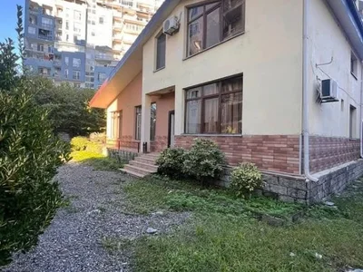 6 room Private House For Rent