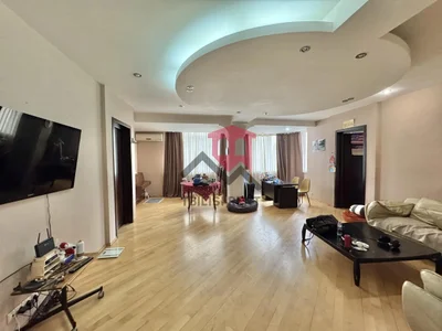 5-комнатная квартира в Ваке, 167 м², $1800
