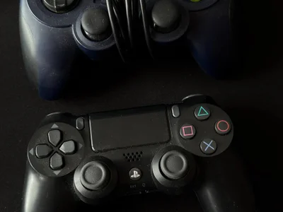 Геймпады Logitech и Sony комплект