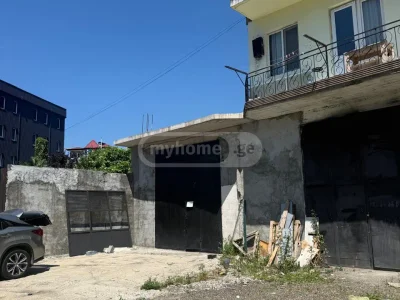 Универсальная коммерческая площадь в районе Агмашенебели