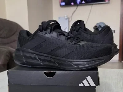 Новые кроссовки Adidas