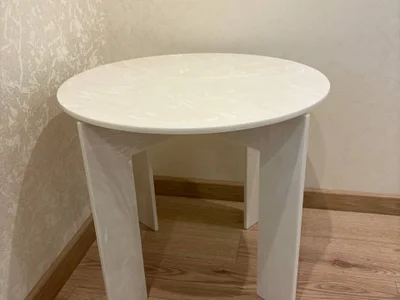 Журнальный столик из искусственного камня
