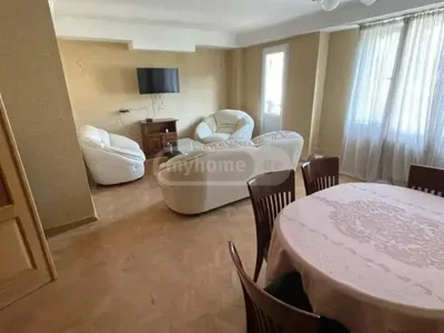 3 room Flat For Rent. Vake