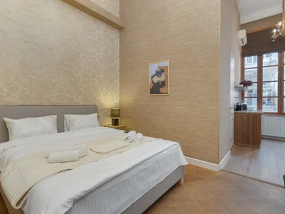 Opera Apartments 3