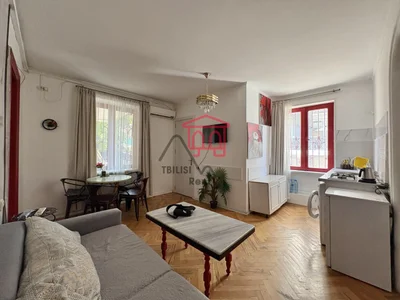 2-комн. квартира, 45 м², $1100