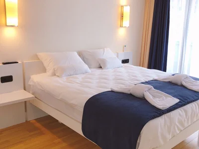 " , Georgia. For rent - a stunning 1-bedroom apartment in the city center. * Area: 45 sq.m. * Floor: 12 * Sea view * Newly renovated * Fully furnished * Appliances from leading brands * Air conditioning * Pets allowed Price: $450 per month. Contact: +995 599 777 777 Email: info@lola665.com Website: www.lola665.com Роскошная квартира “Lola665” , Грузия. Сдаётся потрясающая 1-комнатная квартира в центре города. * Площадь: 45 кв.м. * Этаж: 12 * Вид на море * Новый ремонт * Полностью меблирована * Бытовая техника от ведущих брендов * Кондиционер * Можно с животными Цена: 450 долларов в месяц. Контакт: +995 599 777 777 Email: info@lola665.com Website: www.lola665.com