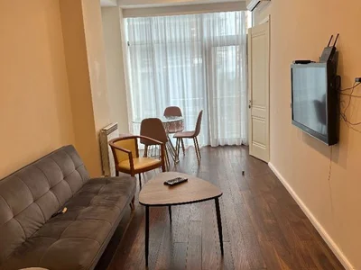3-комн. квартира, 70 м², $700