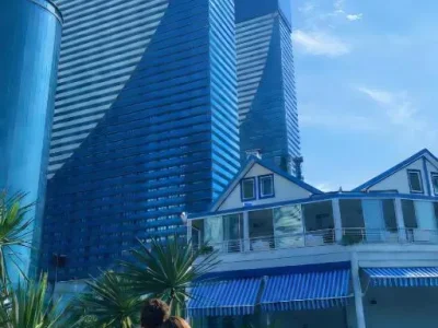 Комфортабельный апартотель с видом на море - Orbi City