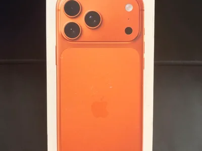 iPhone 17 Pro 256GB Cosmic Orange