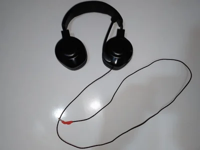 Игровая гарнитура JBL Quantum 200