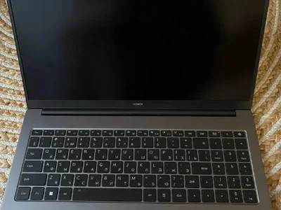 Honor MagicBook X16 Plus (2024)