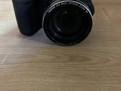 Nikon 100