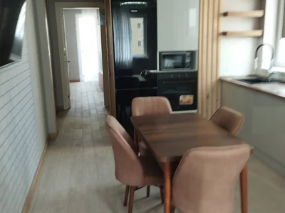 1+1 квартира в Исани-Дирси, $500