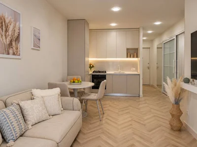 Квартира с двумя спальнями в Black Sea Tower, $1200