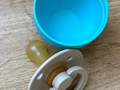Пустышка Bibs Colour pacifier 6+мес с контейнером