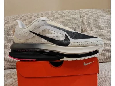 Nike Pegasus Premium SE