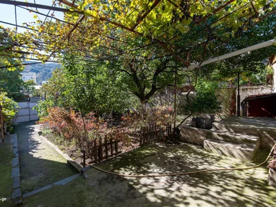 4 room Private House For Sale. Isani
