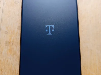 T Phone Pro 5G (6/256 GB)