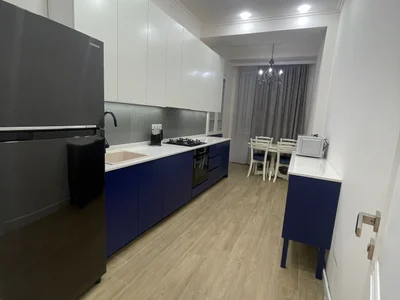 5 room Flat For Rent. Sololaki