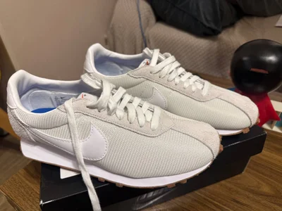 Nike новые размер 42.5